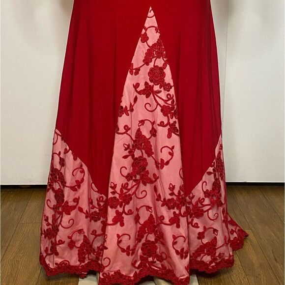 Red Rose Embroidered Lace Mermaid Gown by Cinderella Divine Size 6 - Picture 9 of 14